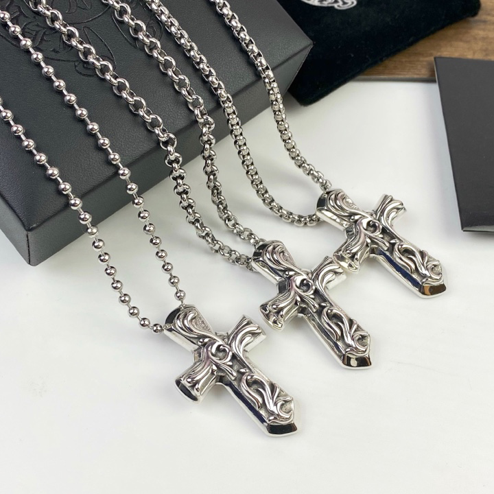 Ch**me He**ts necklaces